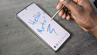 Writing a note on the Moto G Stylus 5G 2024